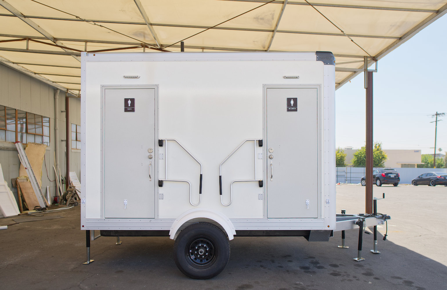 2 Station Restroom Trailers - Image 2