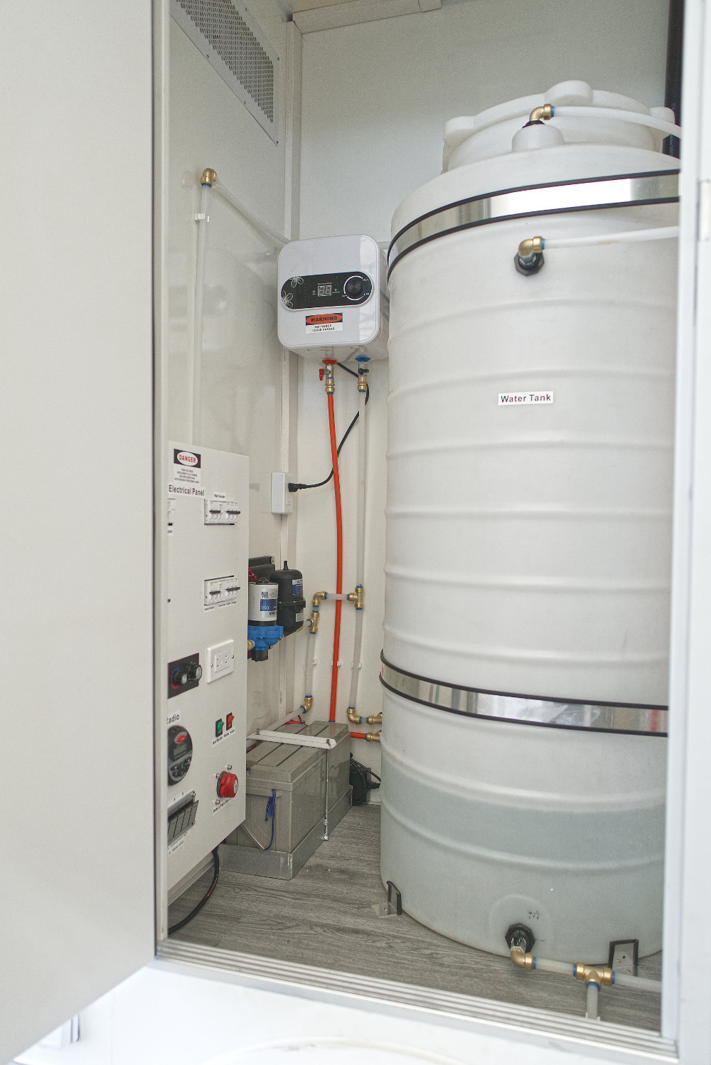 2 Station Restroom Trailers - Image 4