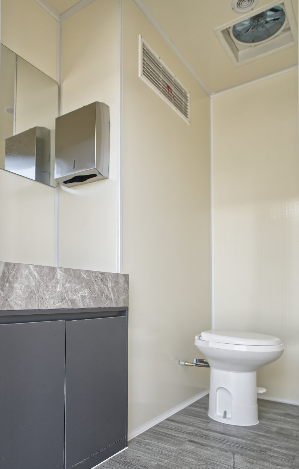 2 Station Restroom Trailers - Image 6